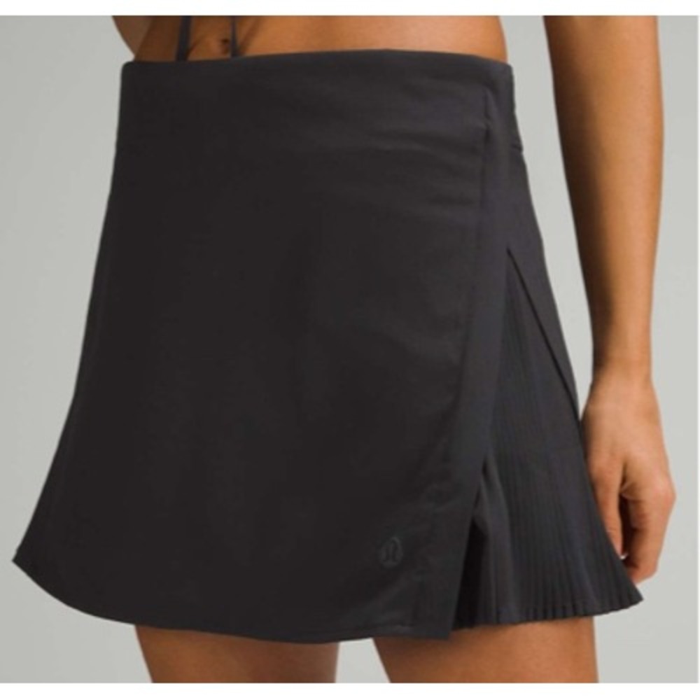 Lululemon Peek Pleat High Rise Tennis Skirt Skort Size 12 Black